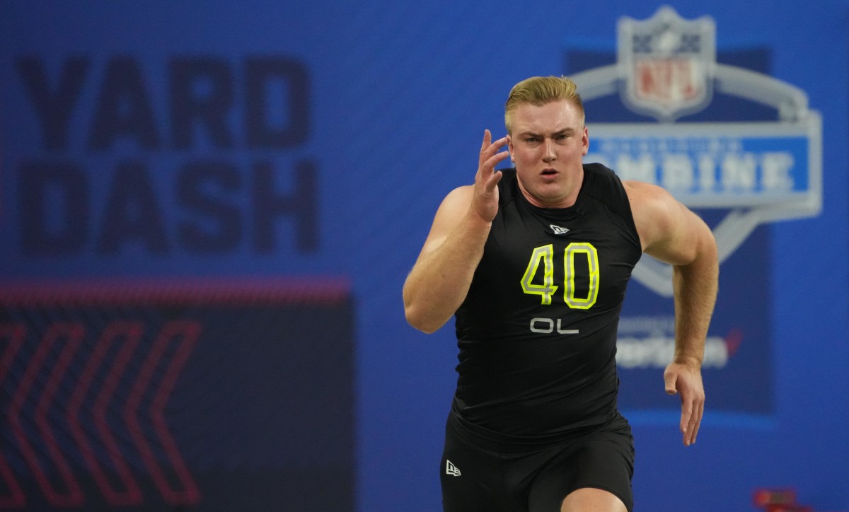 Mar 4, 2022; Indianapolis, IN, USA; Central Michigan offensive lineman Bernhard Raimann (OL40) runs the 40-yard dash during the 2022 NFL Scouting Combine at Lucas Oil Stadium. Mandatory Credit: Kirby Lee-USA TODAY Sports